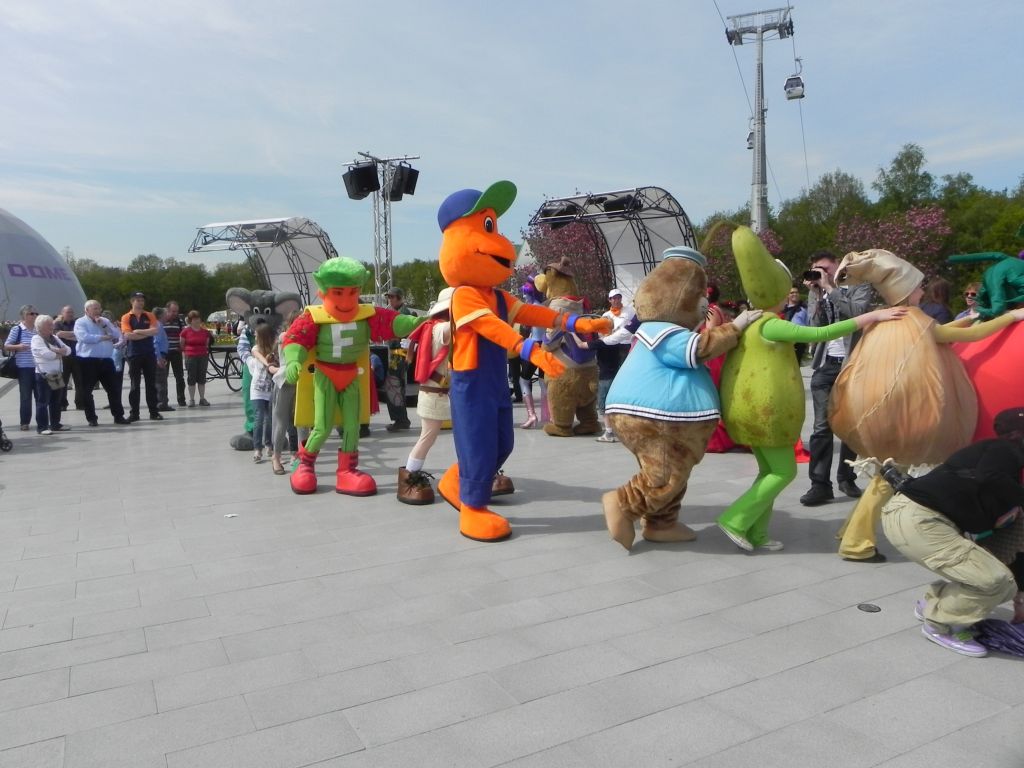 Maskottchenparade bei der Floriade Venlo